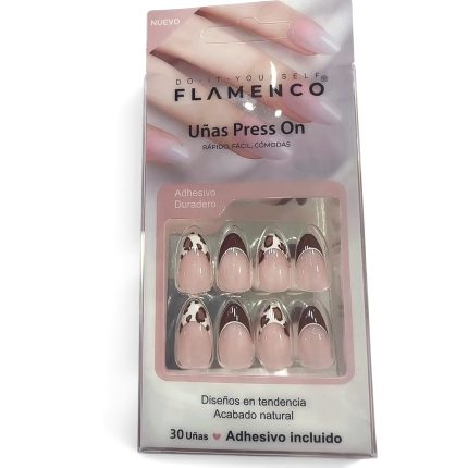Uñas Press on con diseño francesa marron